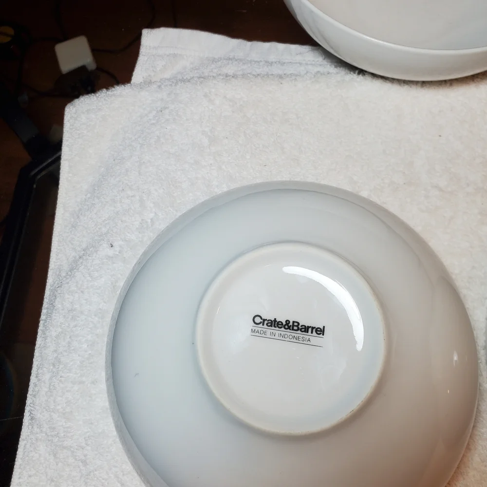 Crate&Barrel Classic White Soup/Cereal Bowls Set Of 2, 7 inch 2.75